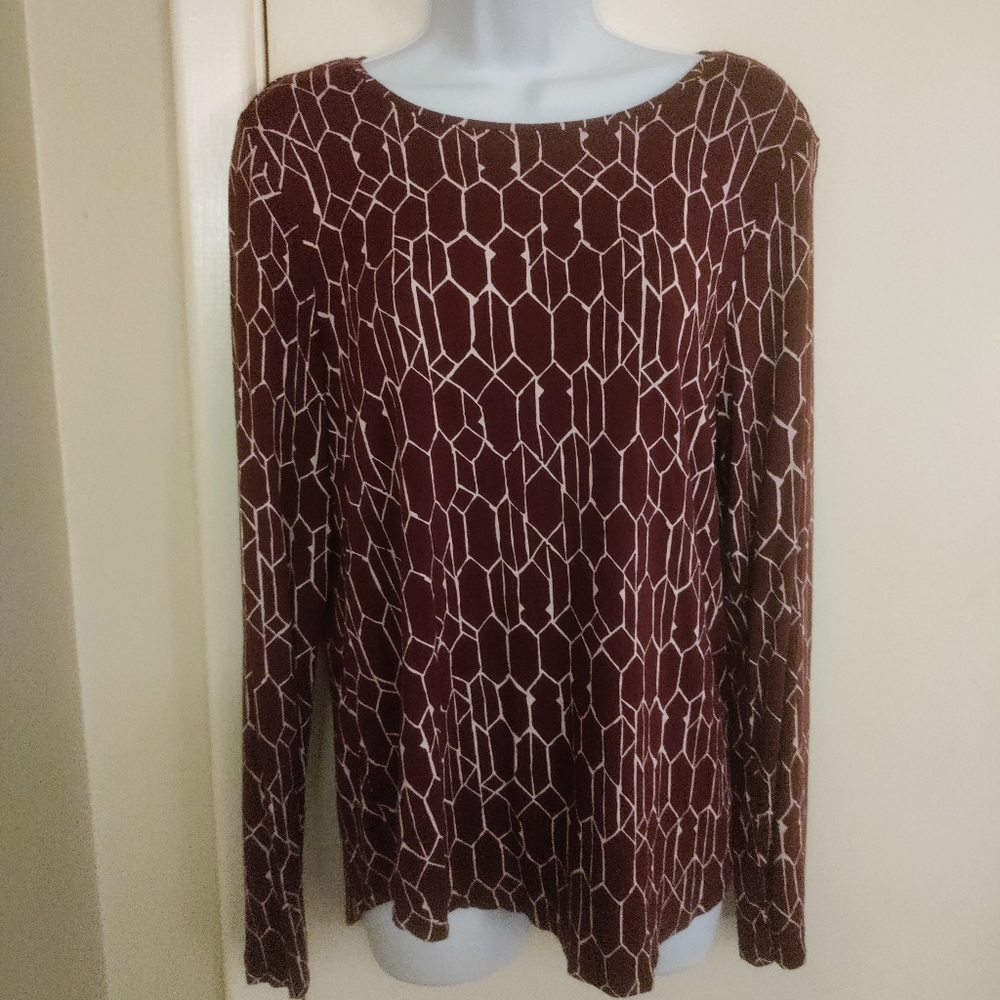 🔥APT. 9 Maroon and Cream colored Print Long sleeve women's top. Sz.M